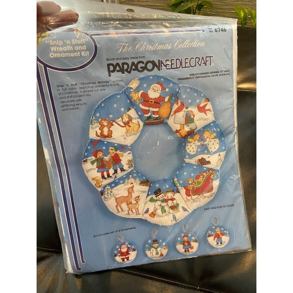 PARAGON NEEDLECRAFT Christmas Wreath and Ornaments SEWING KIT ONLY NOS Decor - Picture 2 of 5